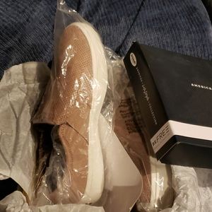 Dr. Scholl's Wander Up Sneaker